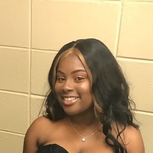 Meet your Posher, Khamiah